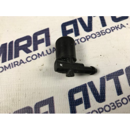 Форсунка стеклоомывателя правая Opel Zafira B 2005-2011 13272047